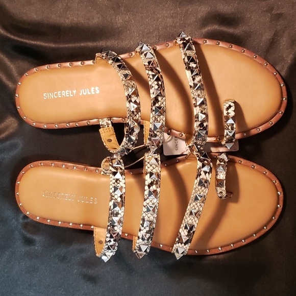 Sincerely Jules NWT Snakeskin Print with Silver Studs Strappy Sandals - Picture 2 of 7